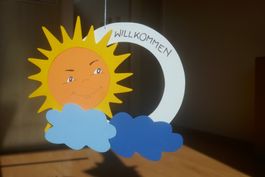 "Willkommen" - Sonne mit Wolken aus Holz -> Wohnungstürdeko!