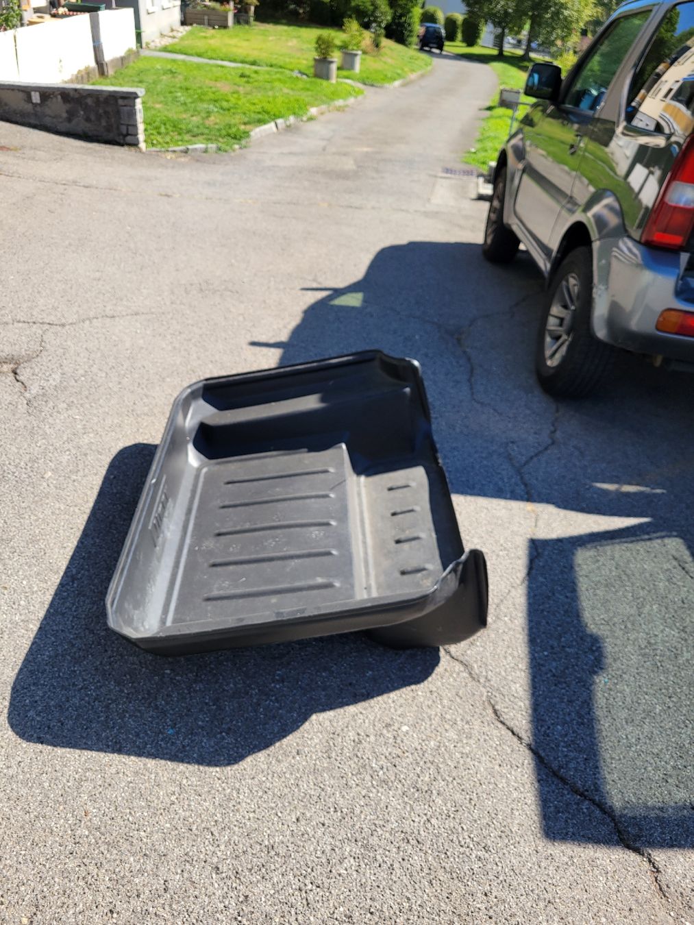 Suzuki Tutti pezzi di ricambio auto: Suzuki jimny trunk liner /storage – Usato da Jongny venduto da jar_fdh5 4