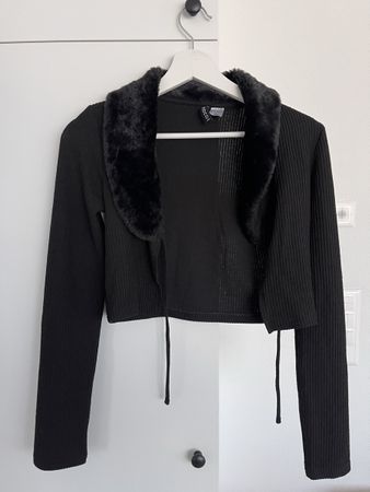 Strickjacke mit Fellkragen