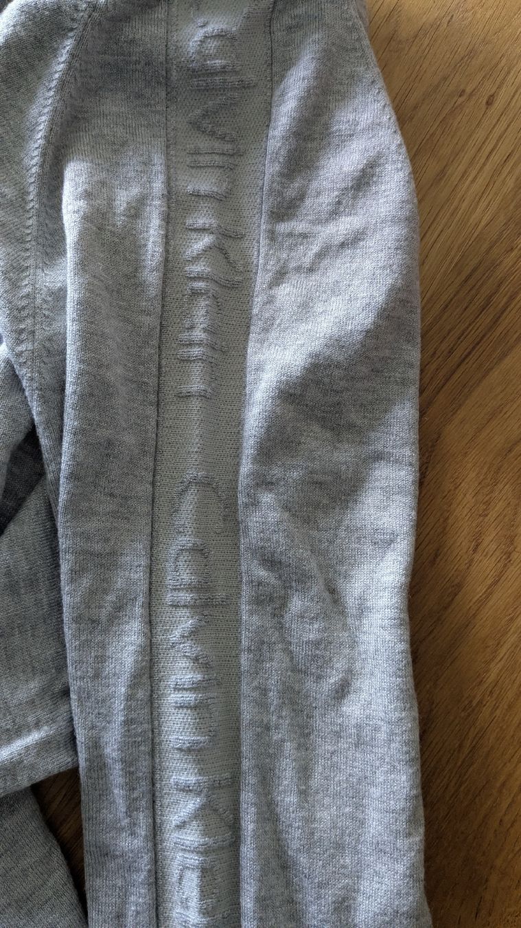 Calvin Klein Maglioni & Felpe: Grauer Calvin Klein Pullover mit Logo am Ärmel, Top! – Usato da Belp venduto da Beatrice6311 2