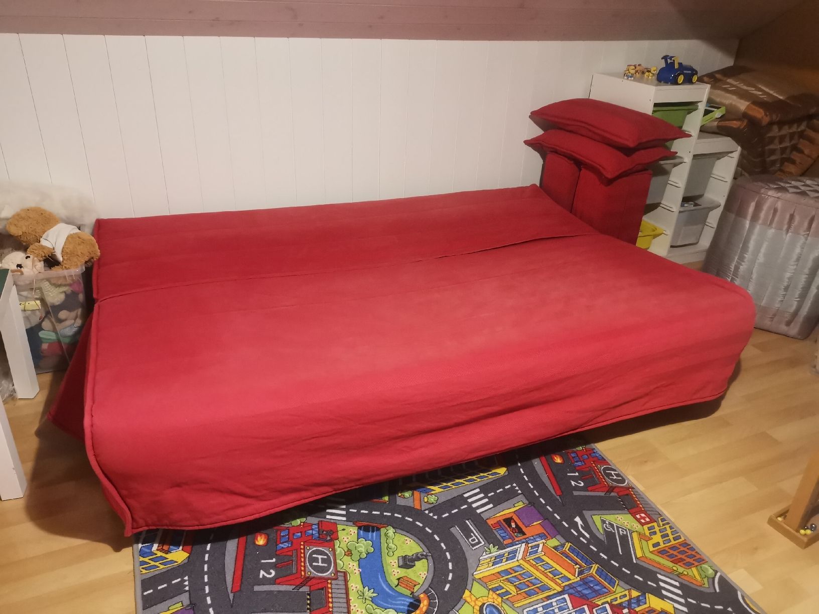 Ikea Divani: Rotes Bettsofa von IKEA  – Usato da Hallau venduto da eggurs 2