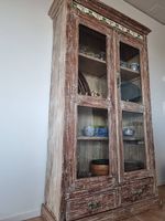 Vitrinenschrank vintage aus recycelten Materialien, Unikat 