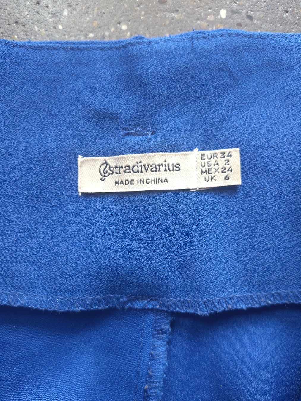 Stradivarius Pantaloni: Elektrisch blaue Hose – Nuovo (secondo la descrizione) da Zürich venduto da aurelie.99 2