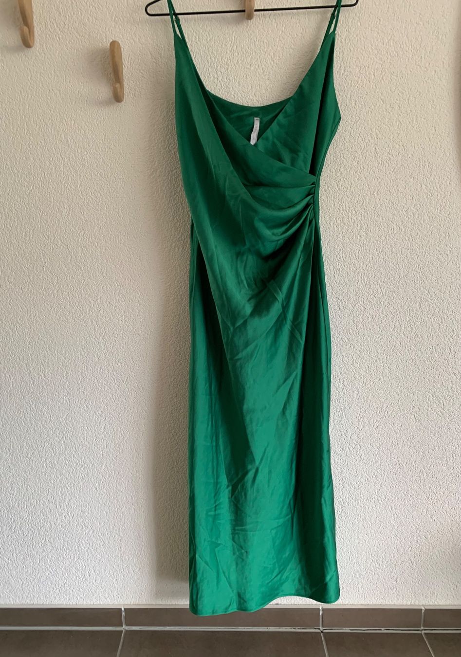 Robes: Kleid – Neuf (Voir description) à Goldau par Greenshine