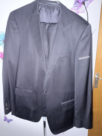Hugo Boss Anzug, Grösse 46, schwarz  Top Zustand!