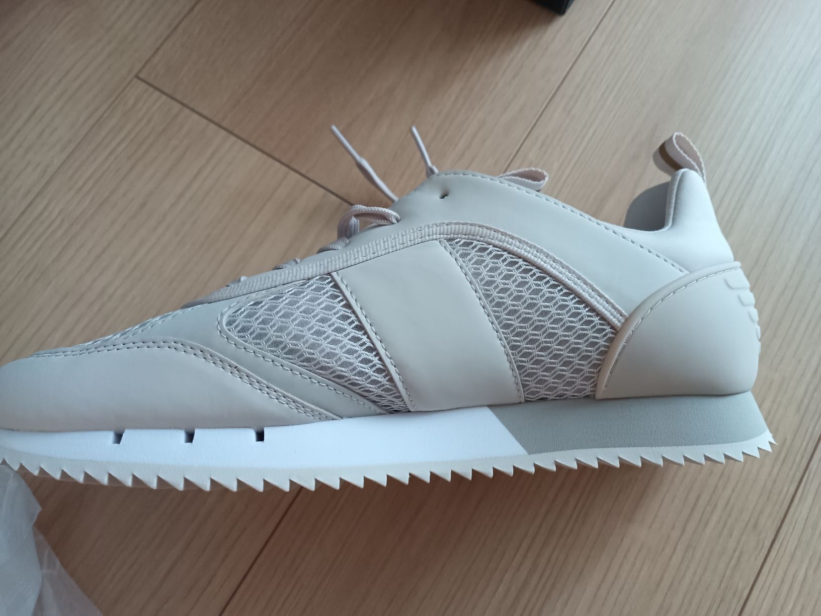 Armani Scarpe da uomo: Emporio Armani EA7 Sneakers Beige 42 – Nuovo e nell'imballaggio originale da Frümsen venduto da Swissline90 2