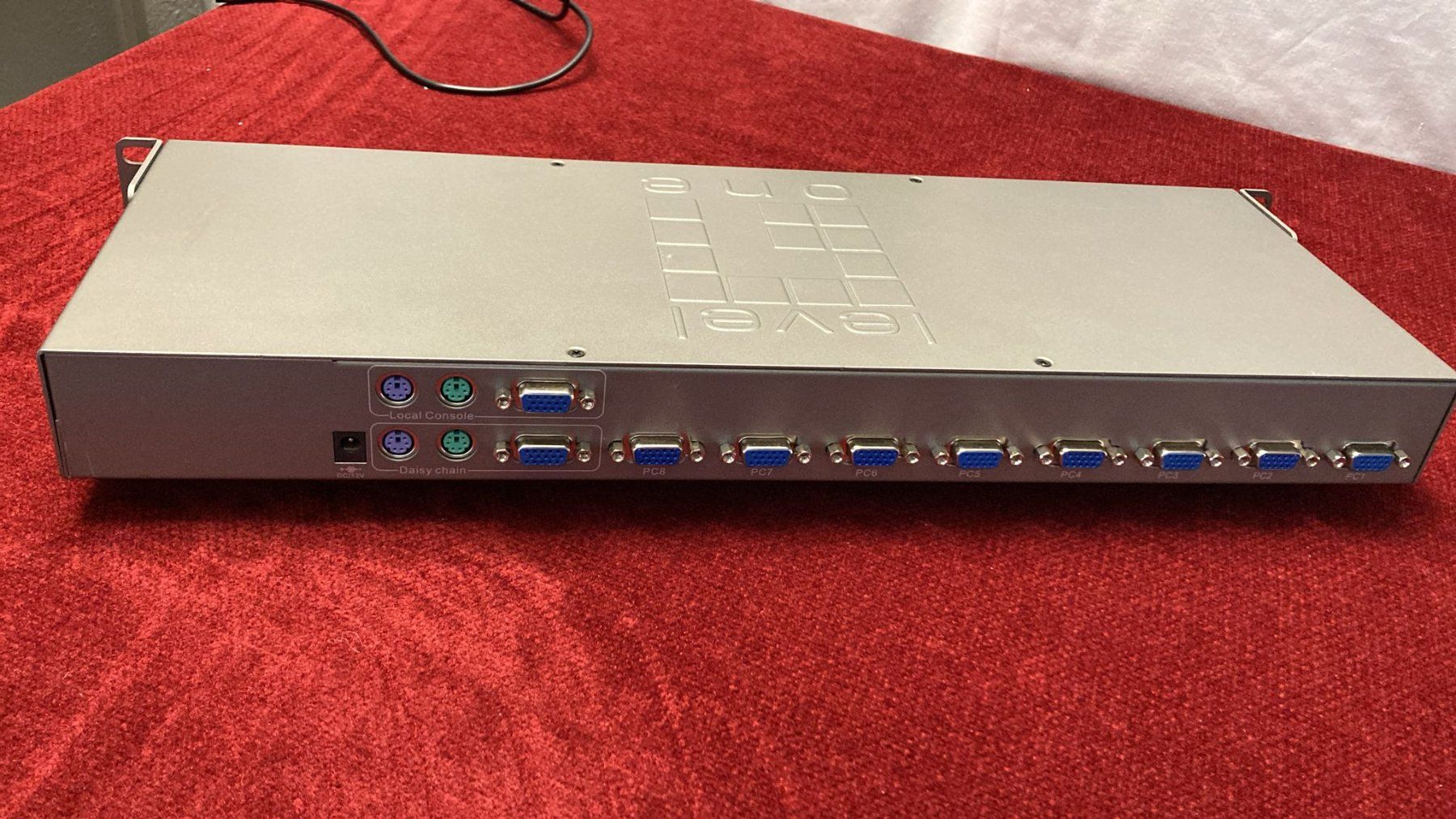 Hubs & Switches: Steuerung LevelOne KVM-0811 8-Port PS/2 KVM Switch – Gebraucht aus Dietikon von Rima57 6