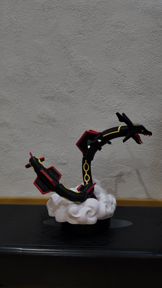 Pokémon Statuette: Rayquaza Shiny Swiss Handmade – Nuovo e nell'imballaggio originale da Altendorf venduto da TISPA.SHOP 2
