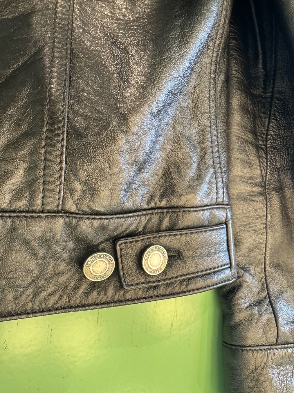 Saint Laurent Giacche: Saint Laurent Shearling Lined Leather Trucker Black Lambskin – Nuovo (secondo la descrizione) da Zürich venduto da dodichnobli 9