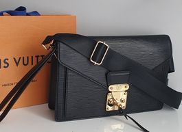 Louis Vuitton Epi Sellier Dragonne Clutch/Crossbody