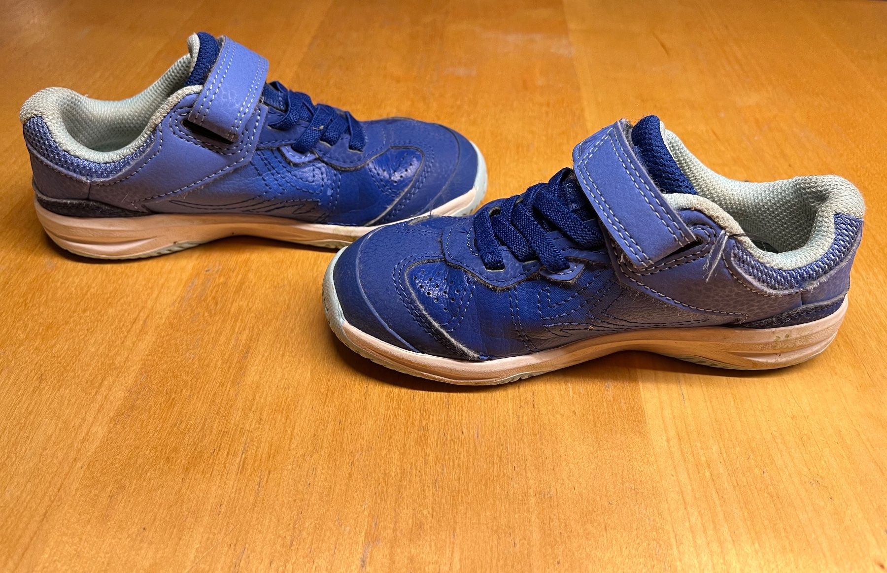Decathlon Chaussures garçon: Hallen-Turnschuhe – D'occasion à Buckten par S.Bachmann83 2