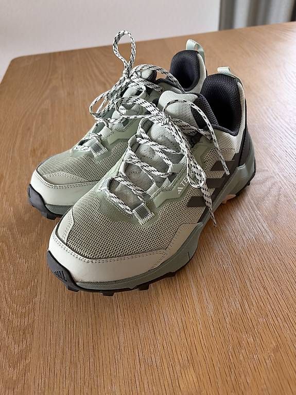 Scarpe da uomo: Adidas Terrex Wanderschuhe/ Trekkingschuhe  Gr. 37.538 – Usato da Winterthur venduto da lyd_2tj8 1