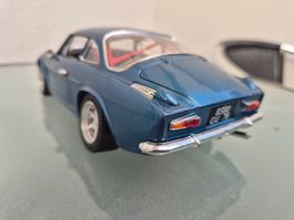 Alpine A110 1:16