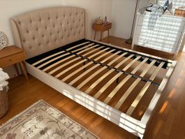 Polsterbett beige mit Lattenrost gebraucht