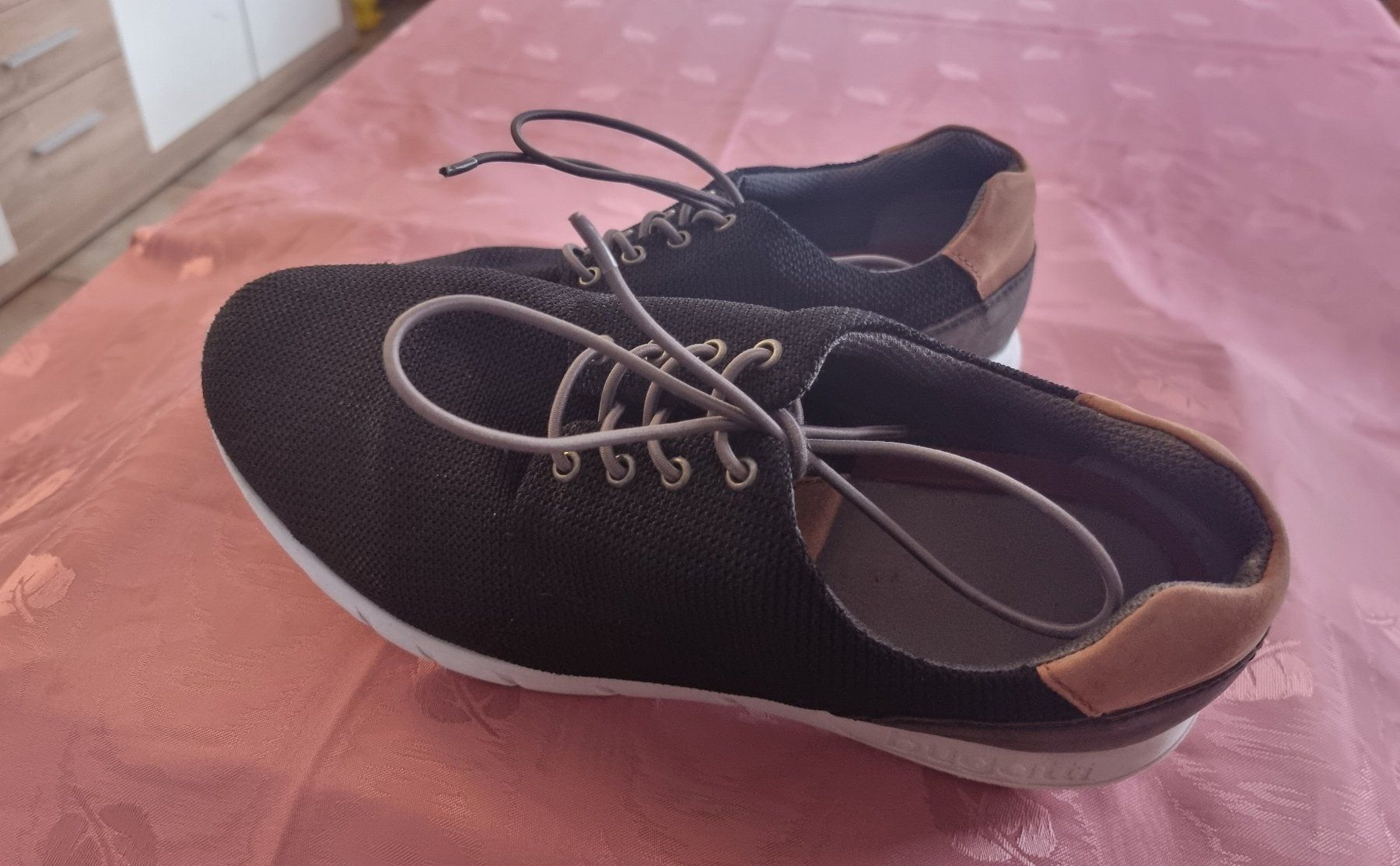 Bugatti Scarpe da uomo: ORIGINAL bugatti SNEAKER GR.44 NEUWERTIG! – Nuovo (secondo la descrizione) da Raron venduto da Skyler68 1