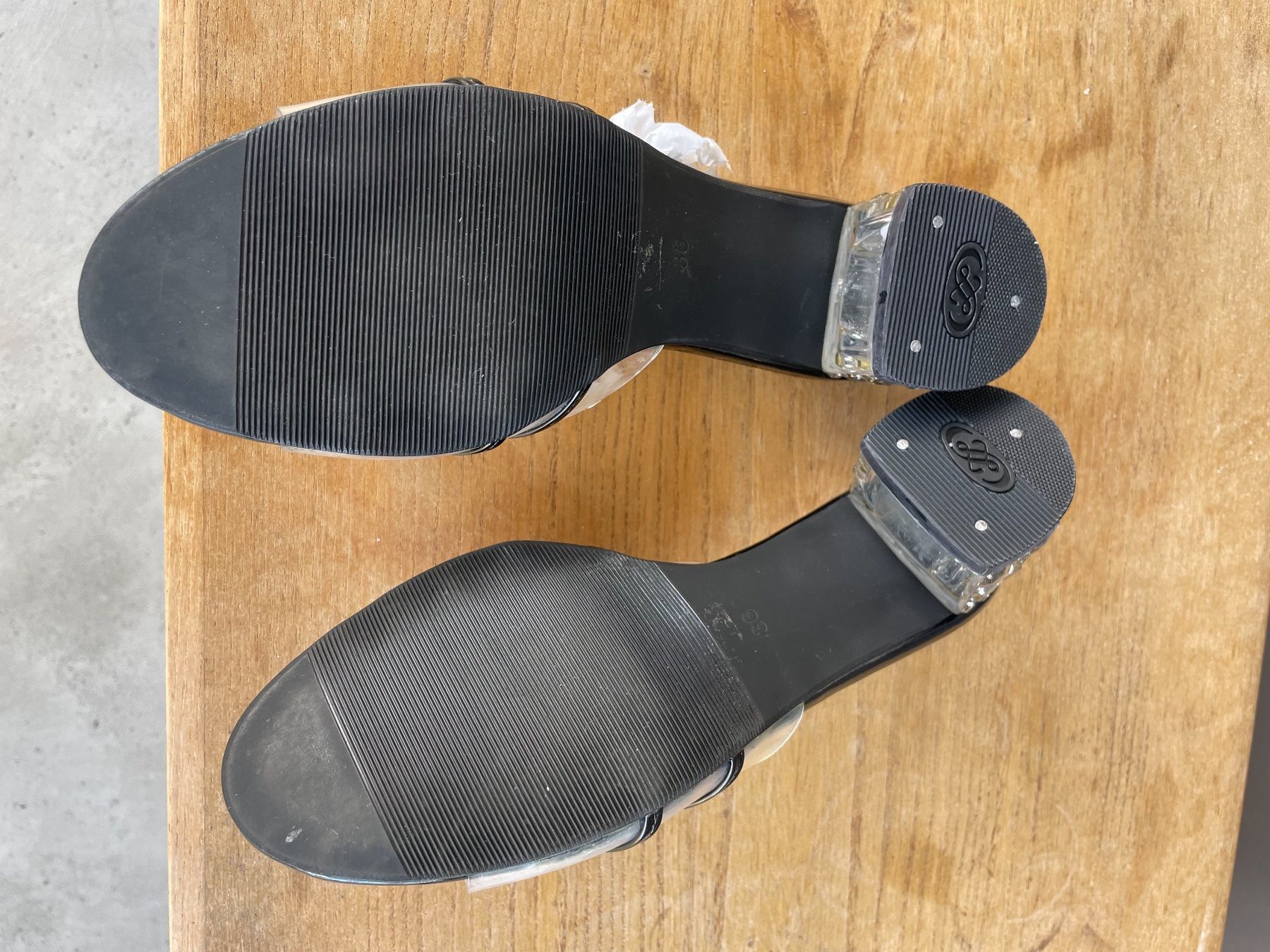 Scarpe da donna: Sandals with crystals Gr. 36 – Usato da Zug venduto da dim_np7l 5