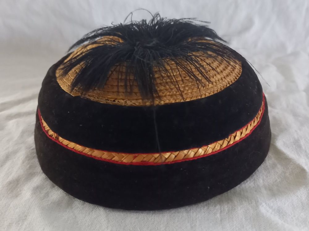 bonnet de bébé ou de poupée velours soie ancien 1910-20