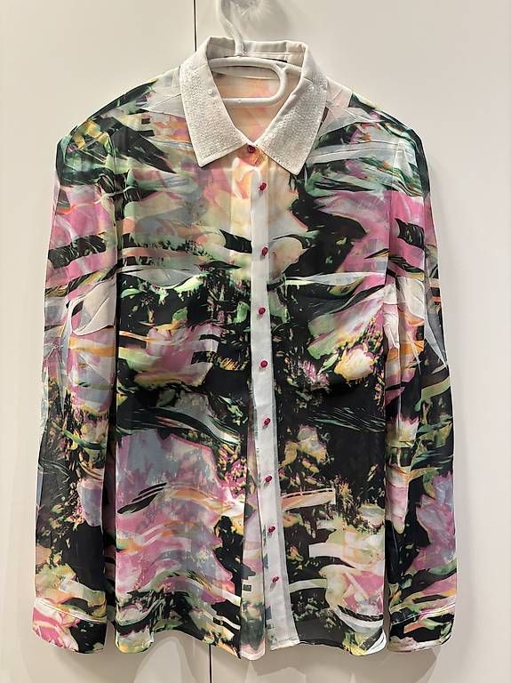 Chemisiers: Camicia Guess – D'occasion à Soazza par afa_r6cx