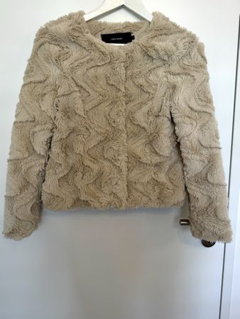 Vero Moda Kunstfelljacke in Beige (S)