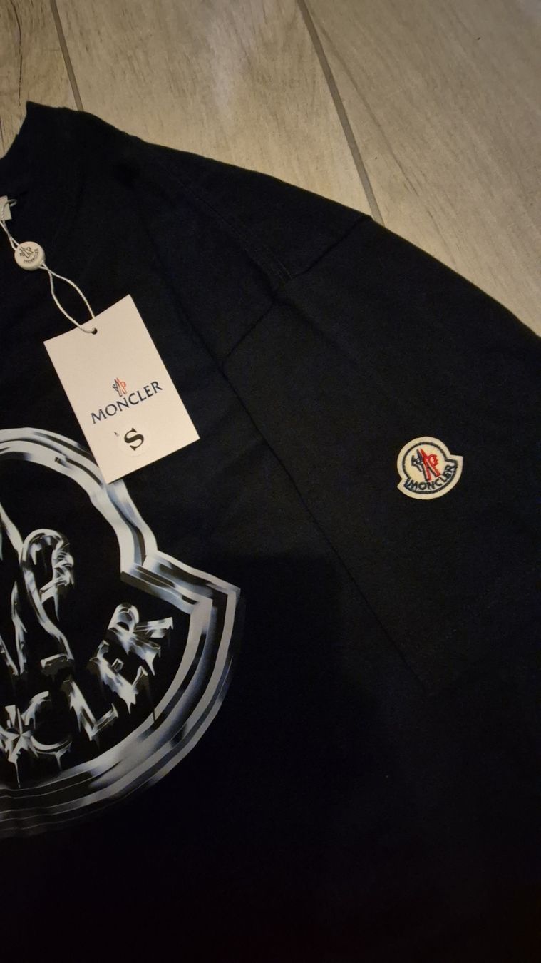 Moncler Maglioni & Felpe: Moncler – Usato da Niederbuchsiten venduto da CsBertha