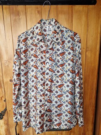 Vintage! Chemise en soie. Homme – motif feuilles et fleurs.