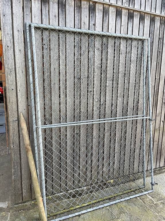 Grilles & Grillages: Metalltor mit Gitter 2Stk – D'occasion à Flamatt par Gurtner1155