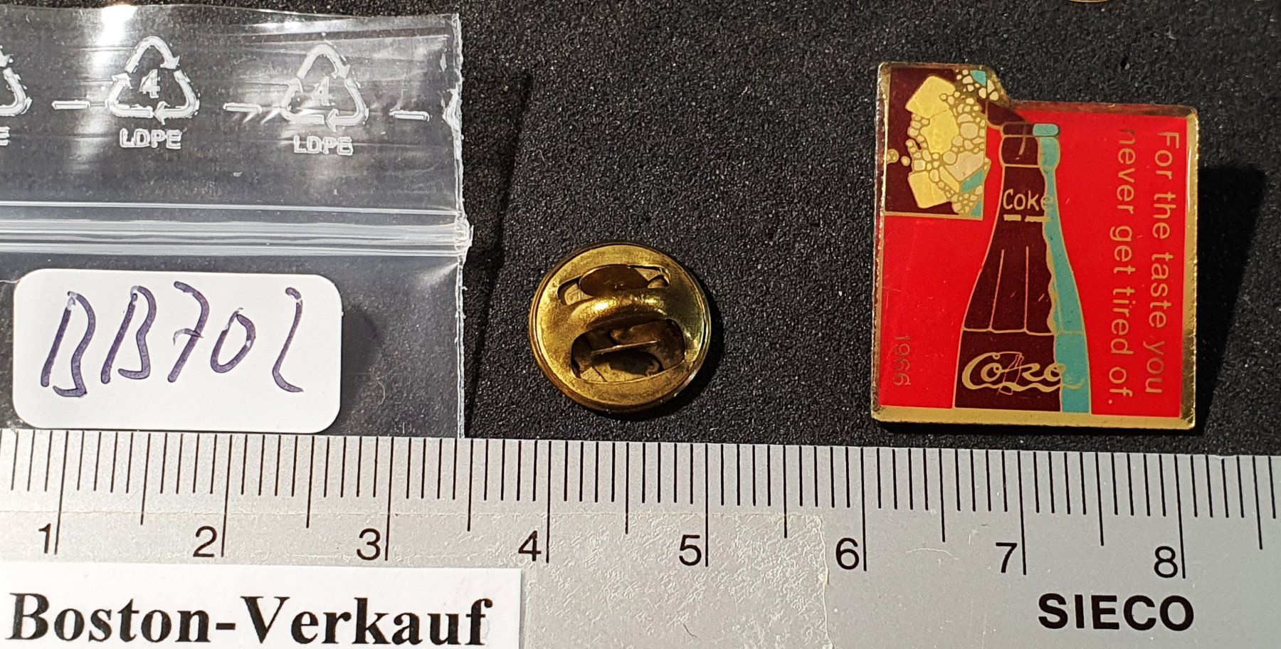 Placchette & Badge: BB702 - Pin Coca Cola Coke Flasche Eis – Usato da Reinach BL venduto da Boston-Verkauf 1