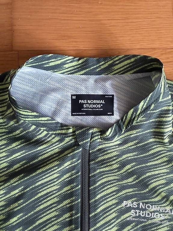 Pas Normal Studios Maillots de corps & Pantalons: Pas Normal Studios Solitude Jersey  Grösse M / Männer – D'occasion à Zürich par mariusgrieder 2