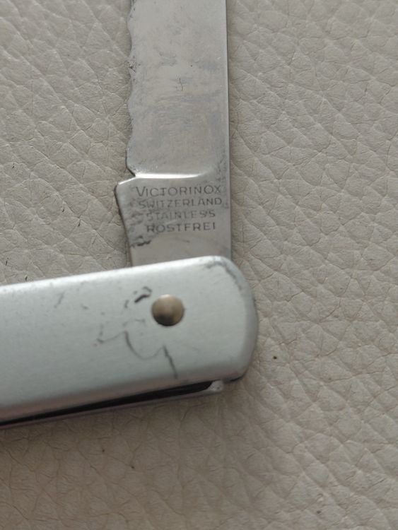 Bäckermesser Victorinox Hero mit Wellenschliff gebraucht (Gebraucht) in ...