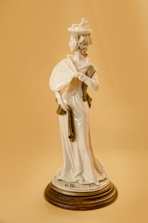 B. Merli Figur „Frau mit Reitgerte“, Italien 1981 (Neu (gemäss ...