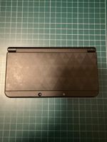 New Nintendo 3DS – Schwarz mit originalen Zelda Cover Plates