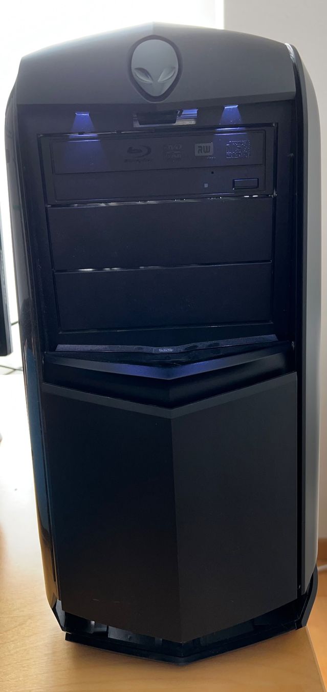 Alienware PCs: Alienware Aurora R3 Gaming PC - DEFEKT – Defekt aus Stäfa von  3