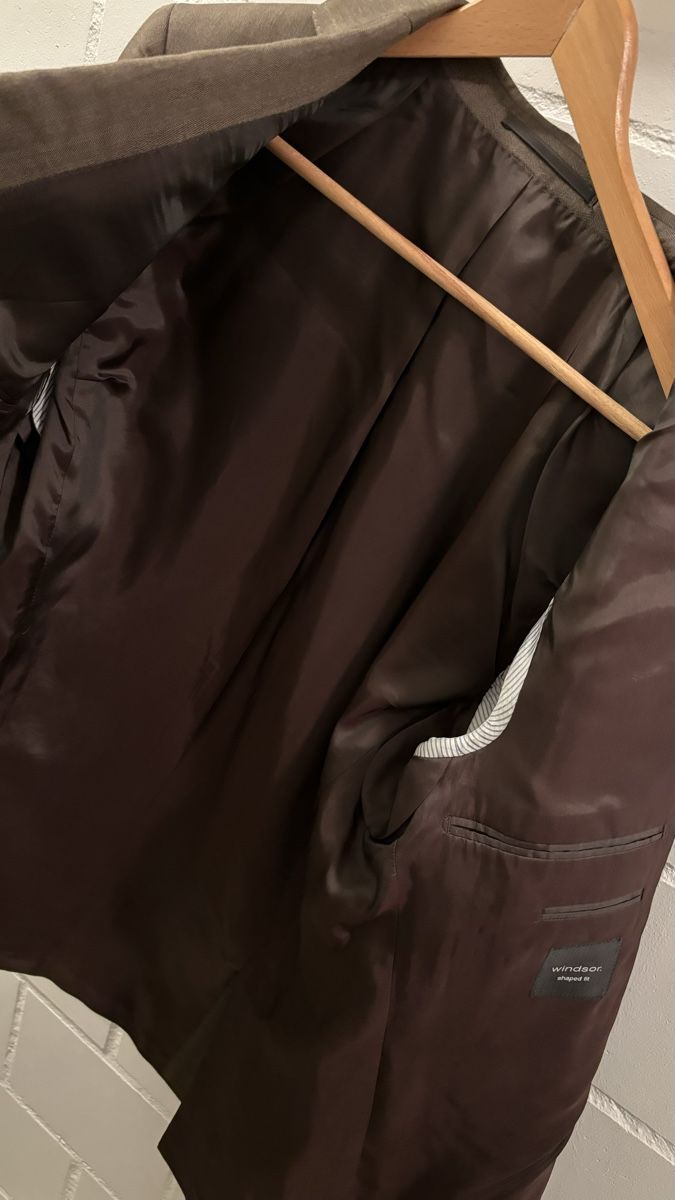 Windsor Completi: WINDSOR Sakko Braun Gr. 52 Shaped Fit Modern Elegant – Usato da Münchenbuchsee venduto da Broker12 7