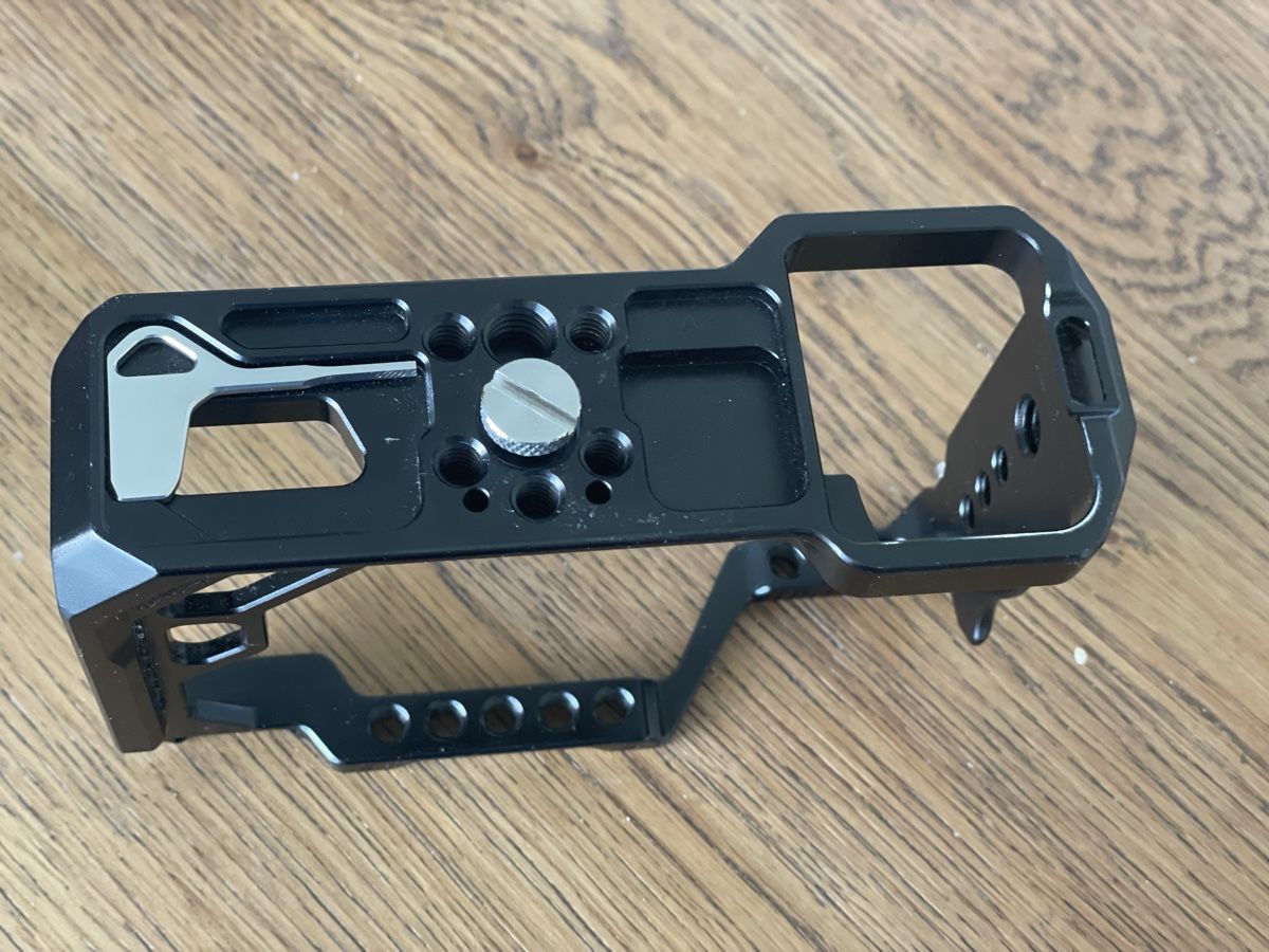 Sony Fotocamera: A7C Camera Cage Handle Black Aluminium New Condition – Usato da Couvet venduto da xinchang.liu 1