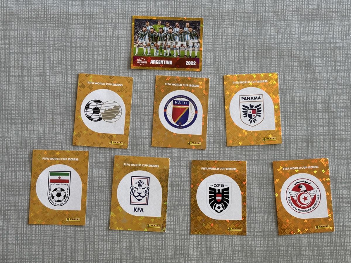 Panini Carte collezionabili: Panini WM 2026 - 7 Wappen / 1 FWC – Usato da Bubikon venduto da Thebasi
