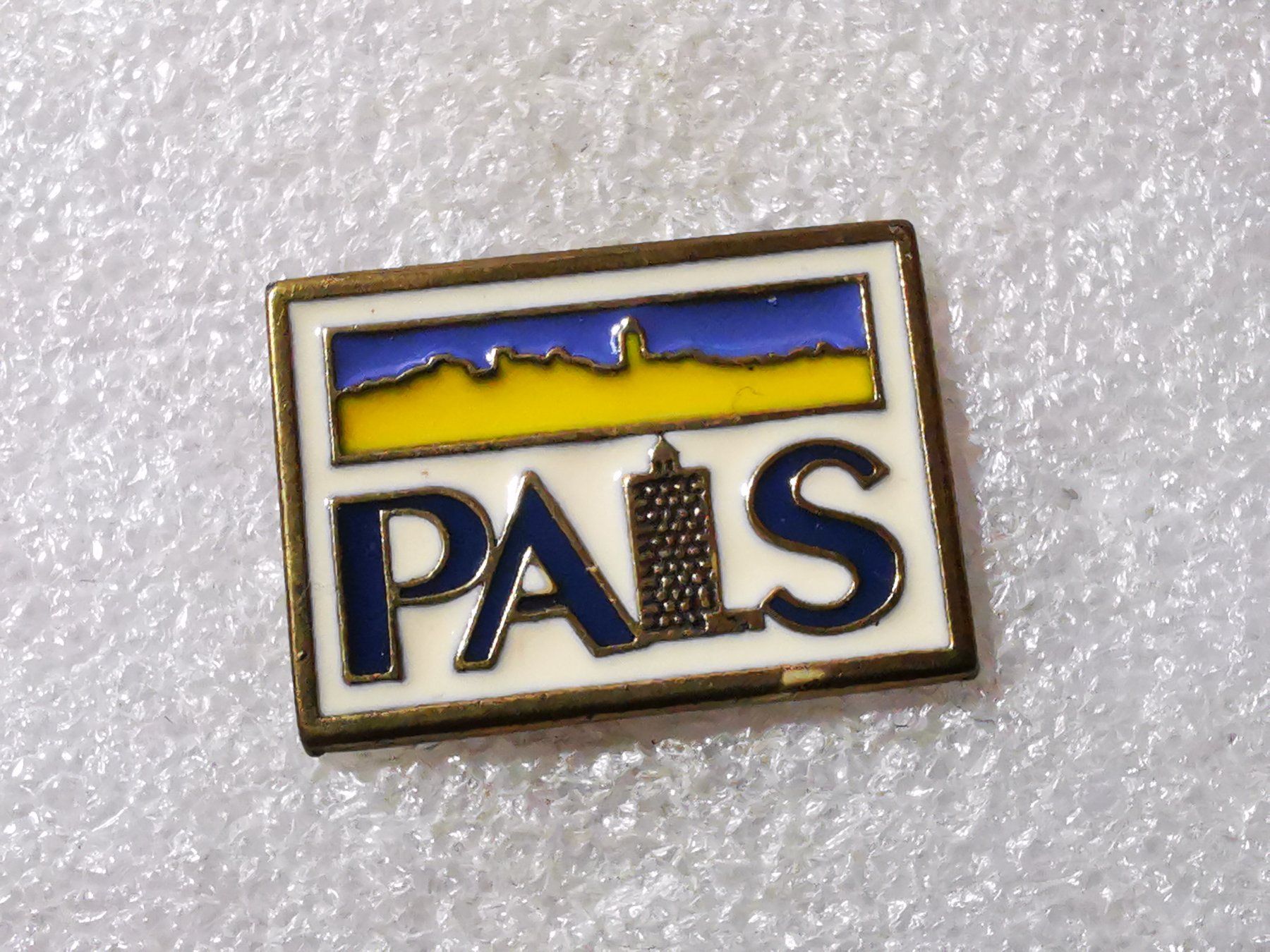 Placchette & Badge: Ansteckpin 55: Pais – Usato da Oppligen venduto da Pin-Fall-Shop