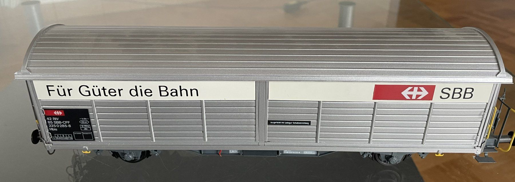 Hermann Modelleisenbahnen: SBB Güterwagen Hbis – Gebraucht aus Emmenmatt von BLS-Re425