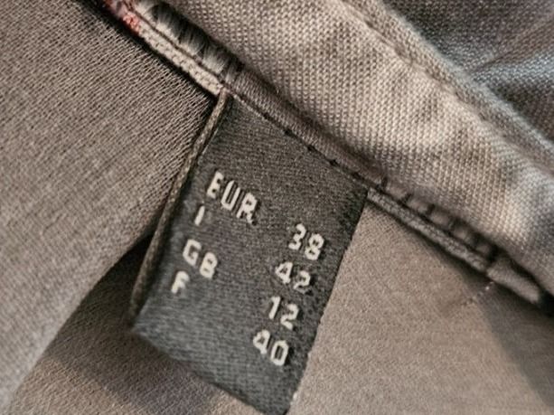 Robes: Street one Sommerkleid grau – D'occasion à Urdorf par Colina 7