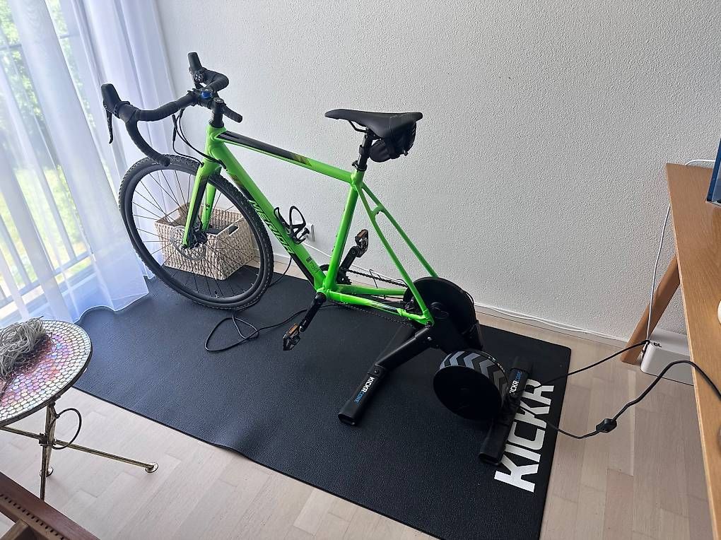 Wahoo Hometrainer: Wahoo KICKR CORE 2 ZWIFT Cog/Click & Wahoo Trainingsmatte – Nuovo (secondo la descrizione) da Männedorf venduto da Topojasa