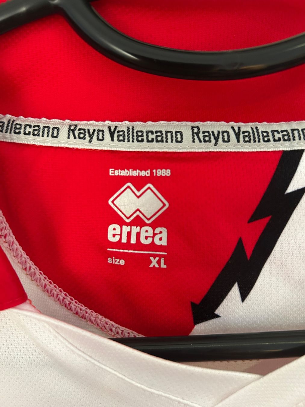 Leibchen & Hosen: Rayo Vallecano Trikot 2013/14 Grösse XL – Gebraucht aus Schaffhausen von raphael_95 2