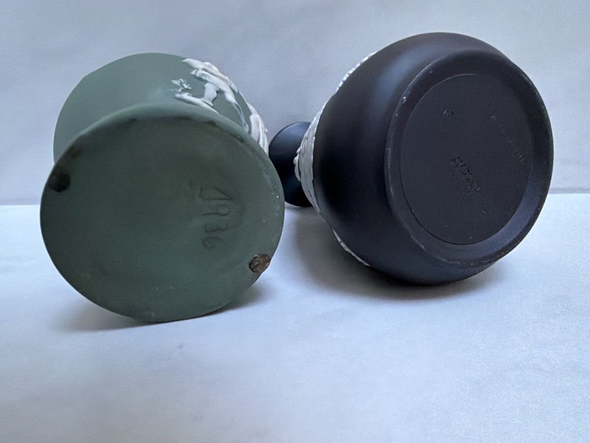 Wedgwood Vasen & Gefässe: Vasen Jasperware, 2 Stück. – Gebraucht aus Biberist von Momo33 5