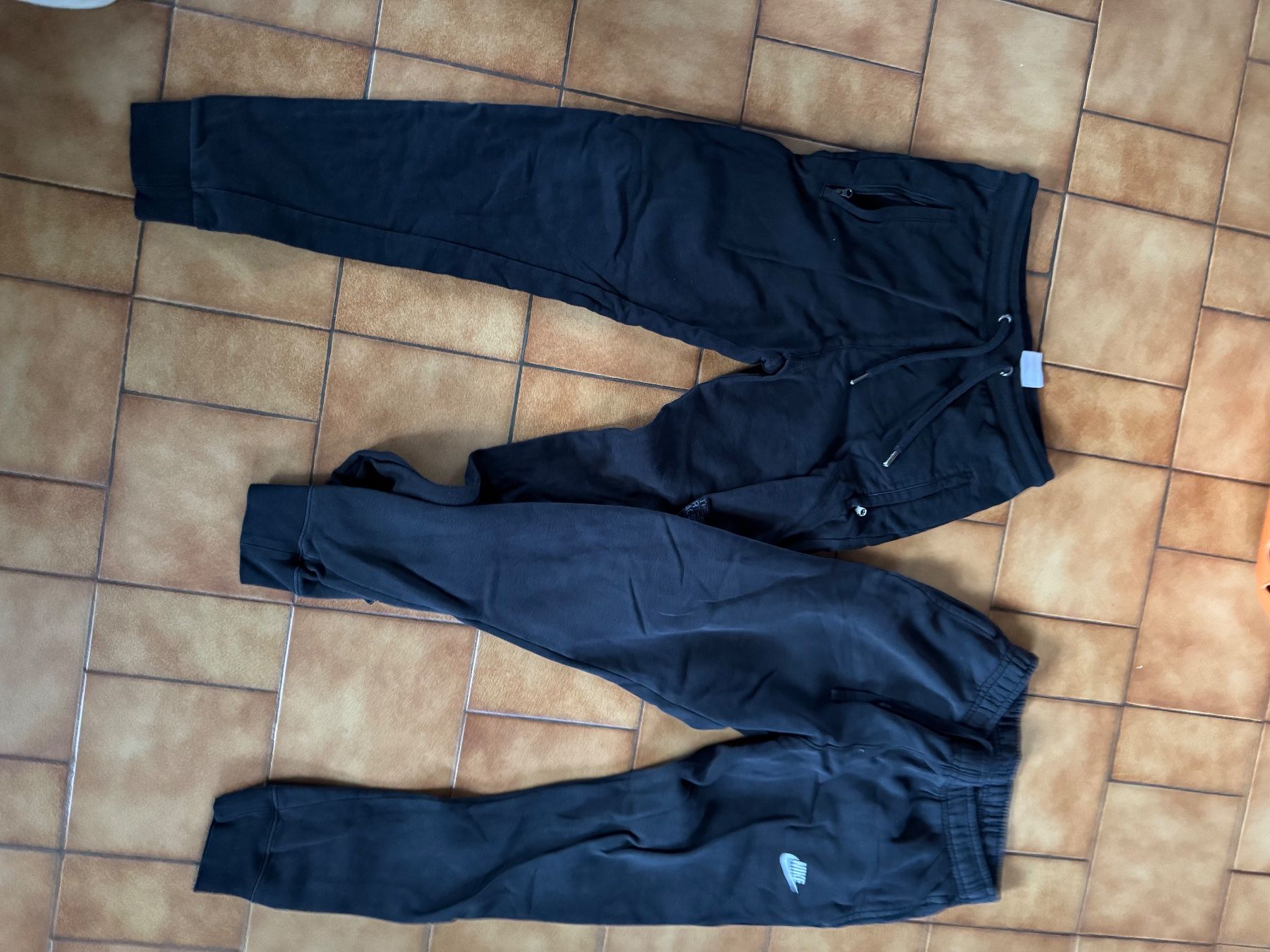 Pantaloni: Deux bas training Taille S Caro – Usato da Veyrier venduto da Kimedovapa_1