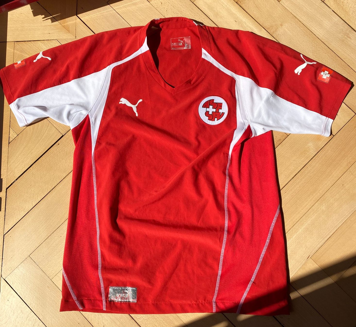 Schweizer Nati Canottiere & Pantaloni: SCHWEIZ NATI TRIKOT 2004 M – Usato da St. Gallen venduto da tscheiko