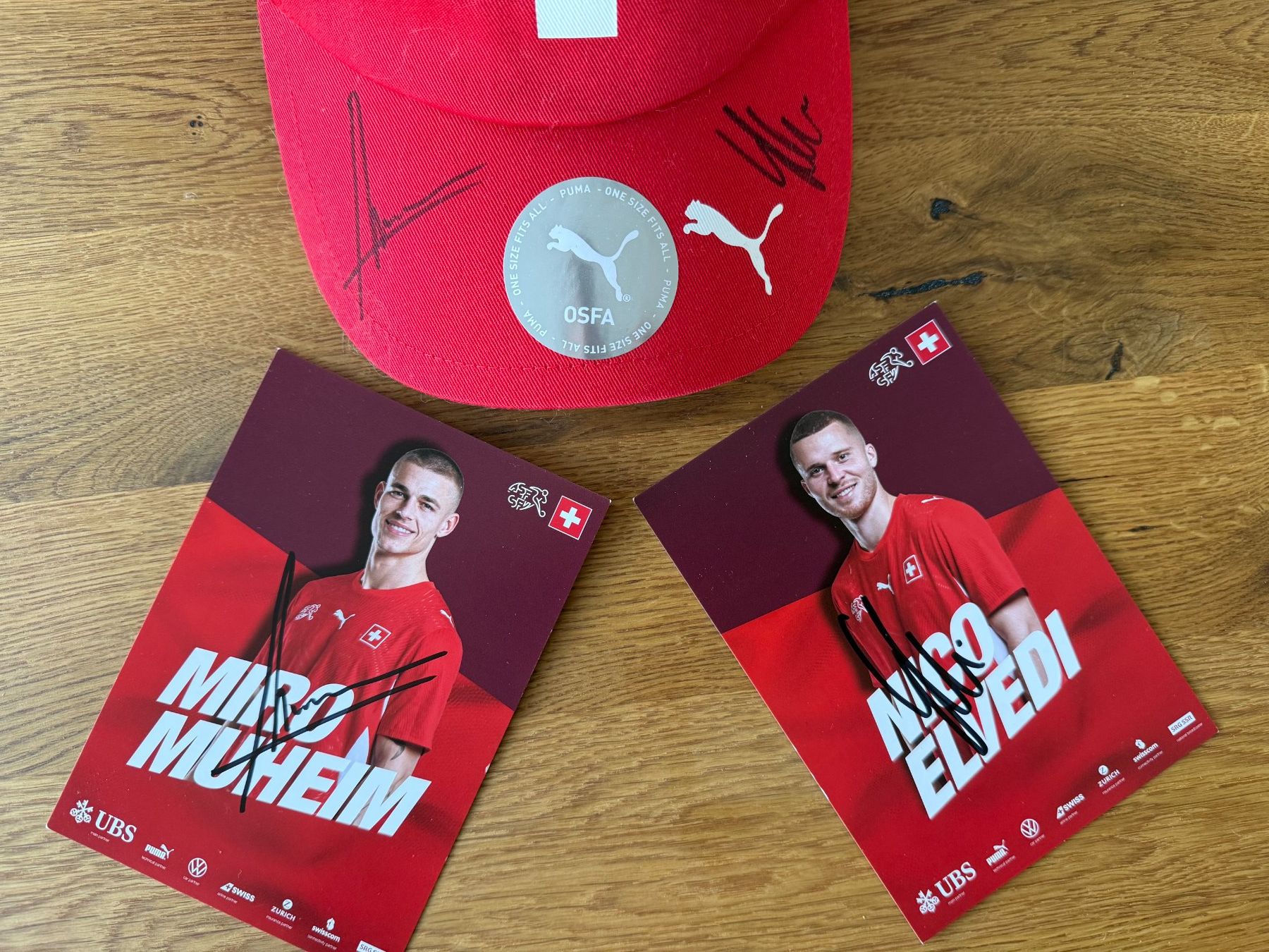 Autografi: Original unterschriebene Schweizer Nati Cap und Karten – Usato da Dübendorf venduto da LeoneDelPiero 4