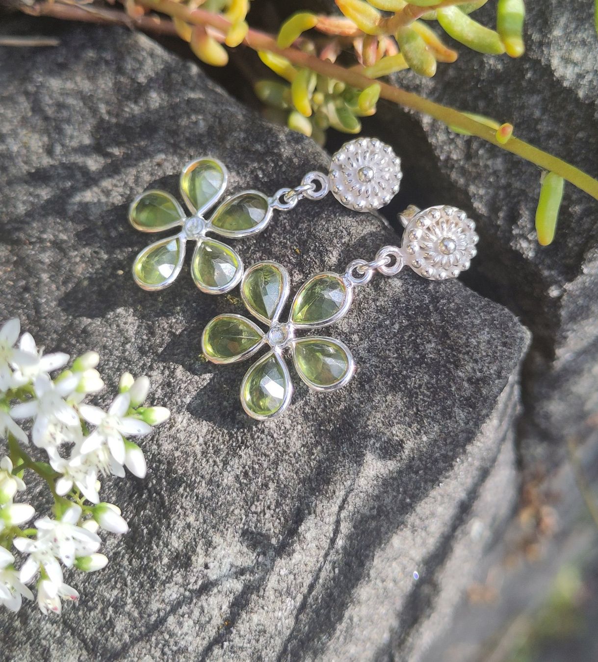 Boucles d'oreille: Ohrstecker mit Peridot – Neuf avec emballage d'origine à Lauperswil par Naturhandwerk 1