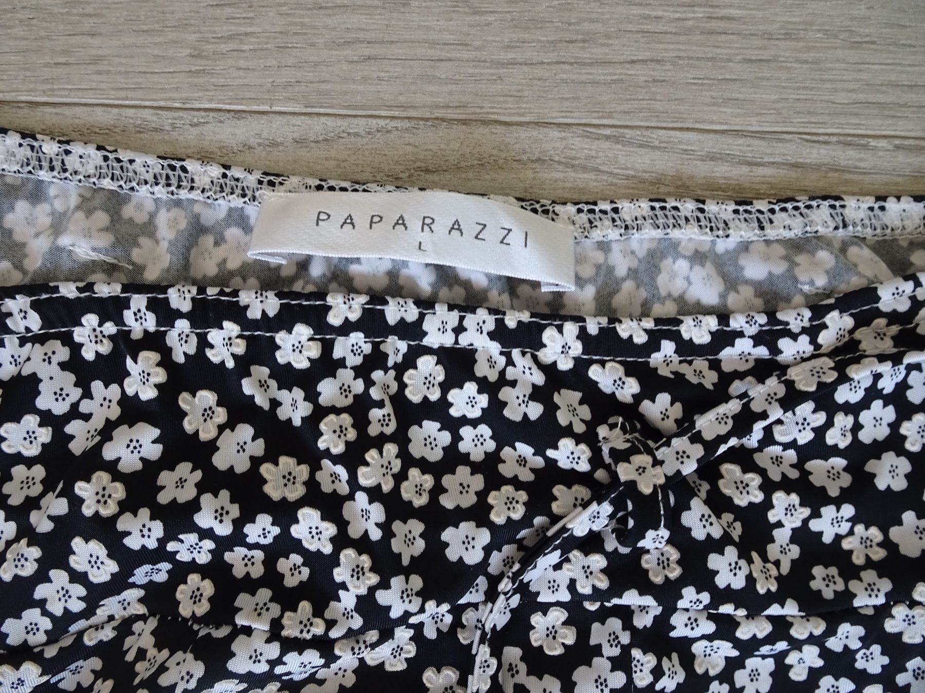Gonne: Beach Rock schwarz weiss mit Stretch, Gr. 44 – Nuovo (secondo la descrizione) da Winterthur venduto da Riiita 2