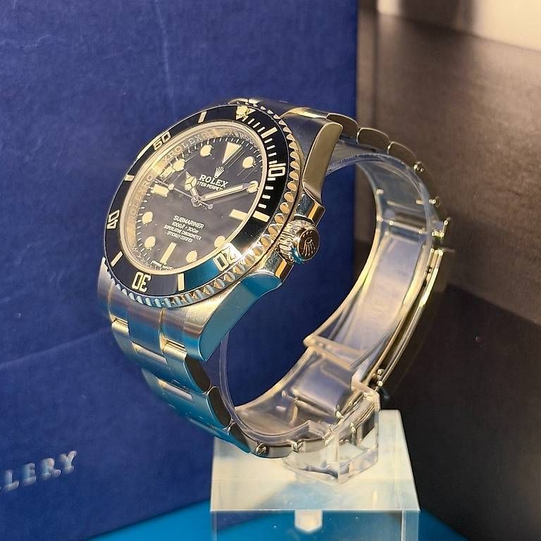 Montres: Rolex Submariner No-Date 114060 – D'occasion à Genève par minty.watches 1