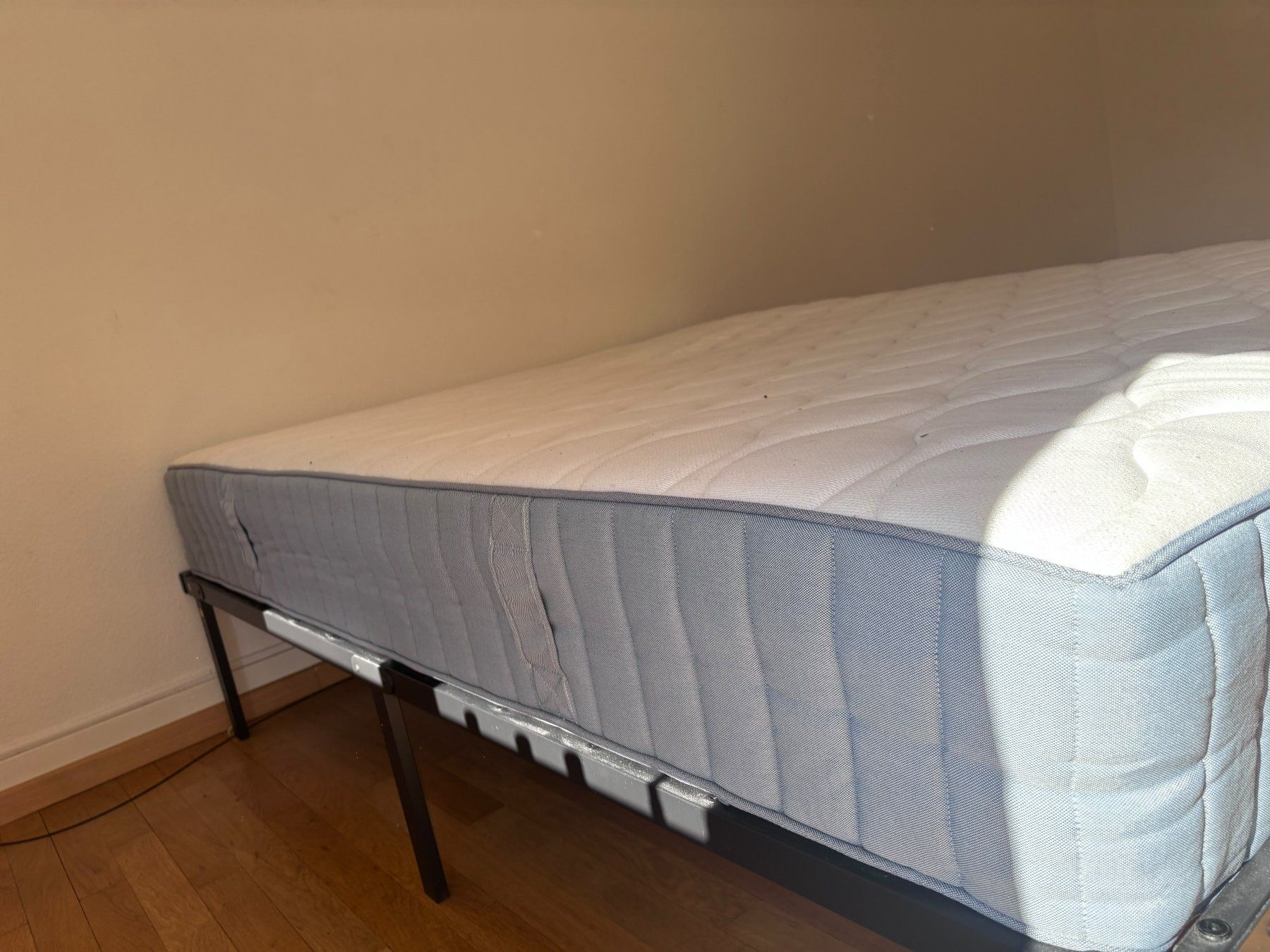Ikea Betten: Bett + Matratze – Gebraucht aus Zürich von requis03 2