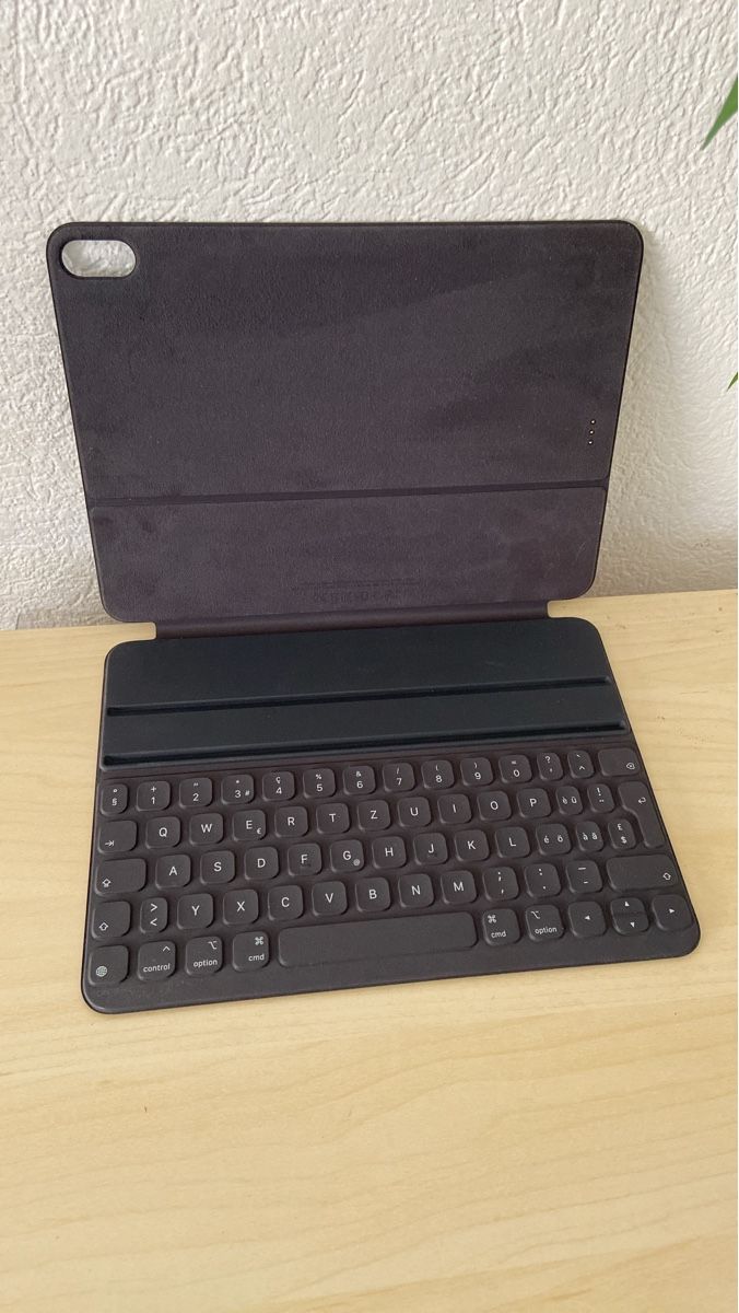 Apple Tastaturen: Clavier Apple Keyboard pour iPad Pro 10,5" - Occasion – Gebraucht aus Cortaillod von Ava1725