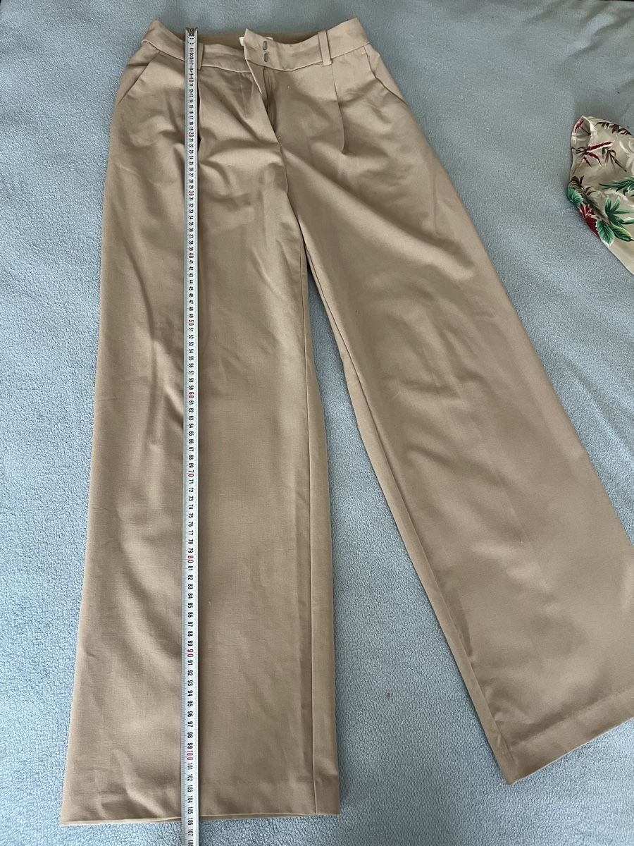 Lotti di vestiti: H&M Stoffhose Beige,mit passenden Oberteil – Nuovo (secondo la descrizione) da Olten venduto da sae_82z2 1
